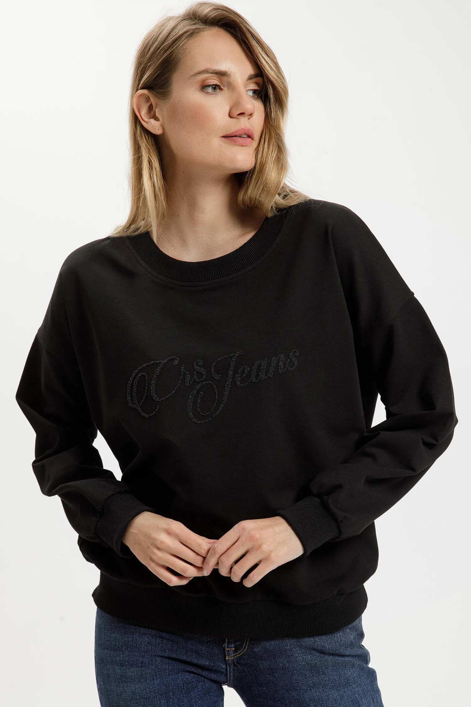 Bluza damska czarna z nadrukiem 65370-020<Cross Jeans Outlet