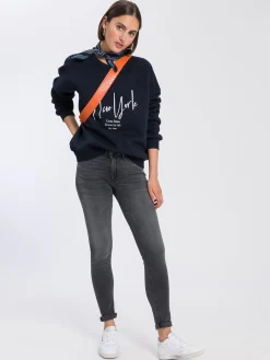 Bluza damska granatowa z nadrukiem 65378-001<Cross Jeans Discount