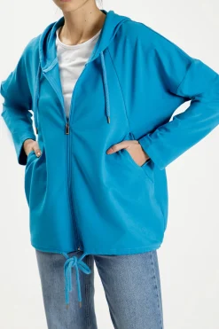 Bluza damska niebieska z kapturem 65331-538 BRIGHT BLUE<Cross Jeans Sale
