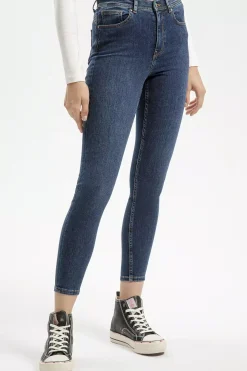 Jeansy damskie ciemnoniebieskie Super Skinny Fit Judy P 429-162<Cross Jeans Sale