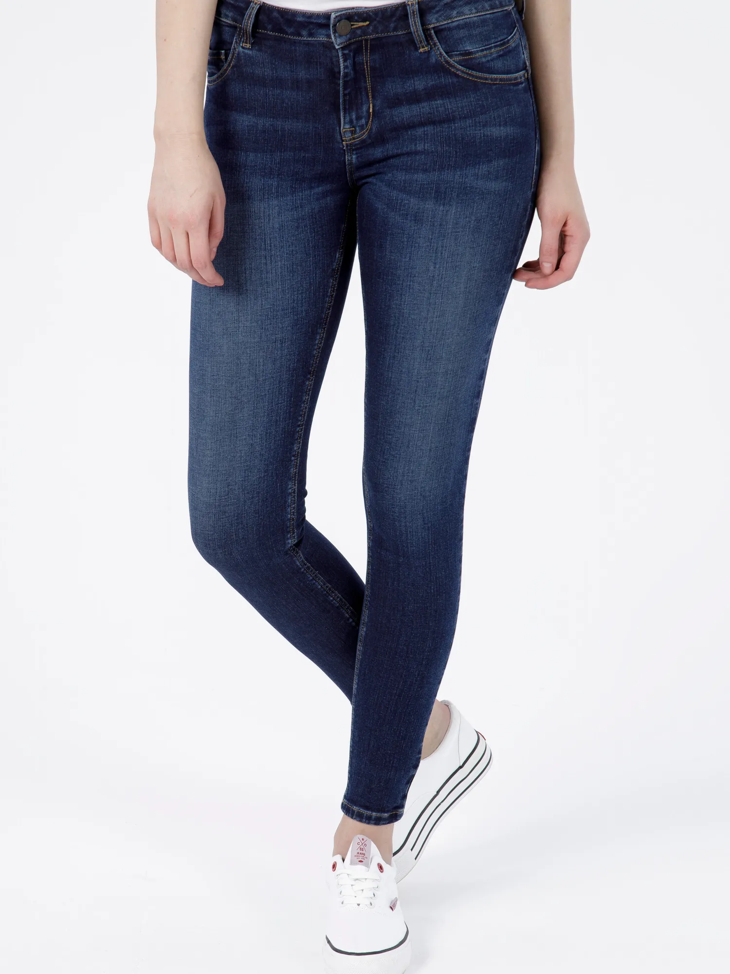 Jeansy damskie ciemnoniebieskie Super Skinny Fit Page P 419-027<Cross Jeans New