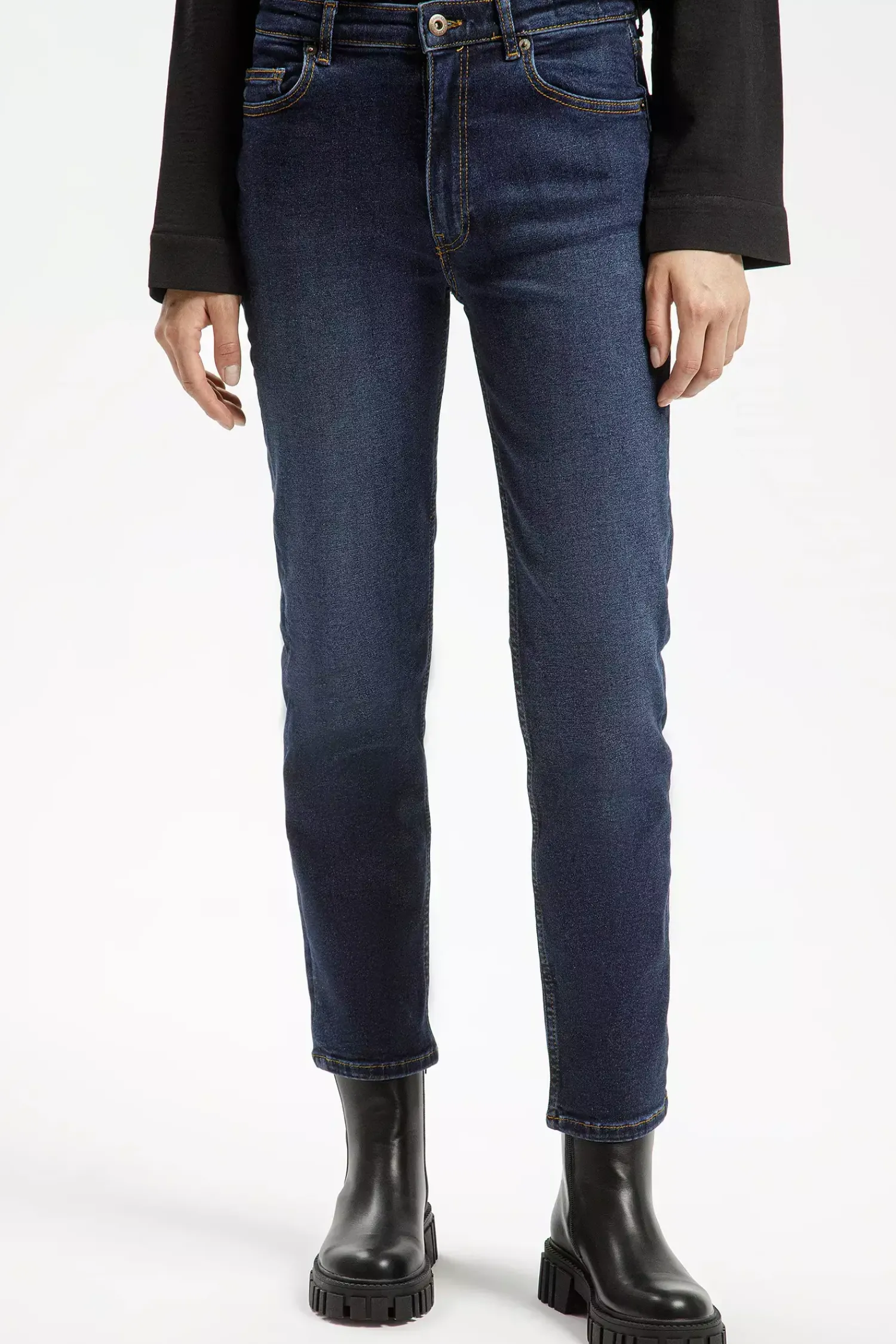 Jeansy damskie ciemnoniebieskie Straight Fit Marisa P 476-053<Cross Jeans Fashion
