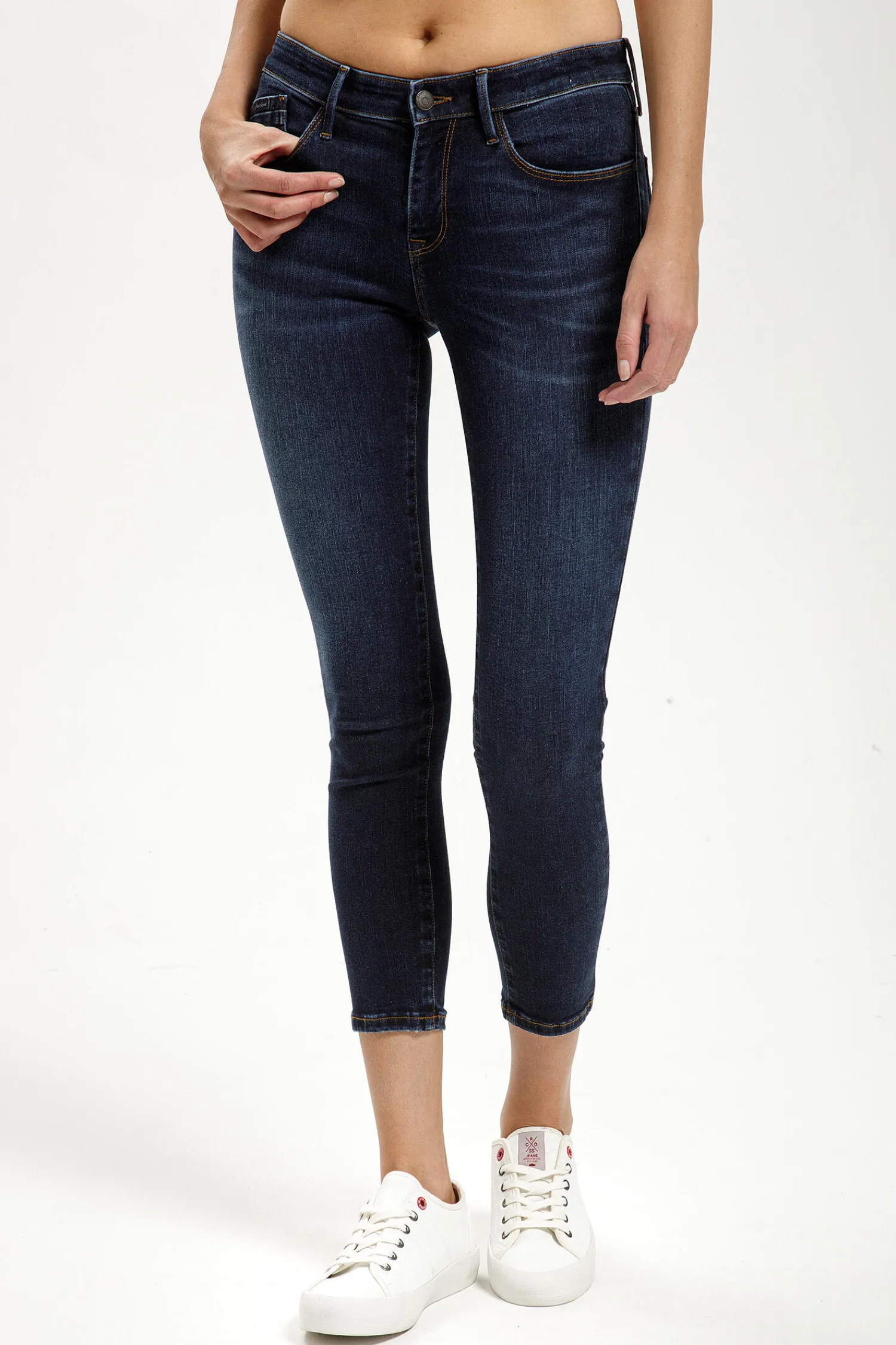 Jeansy damskie ciemnoniebieskie Super Skinny Fit Alyss P 474-122<Cross Jeans New