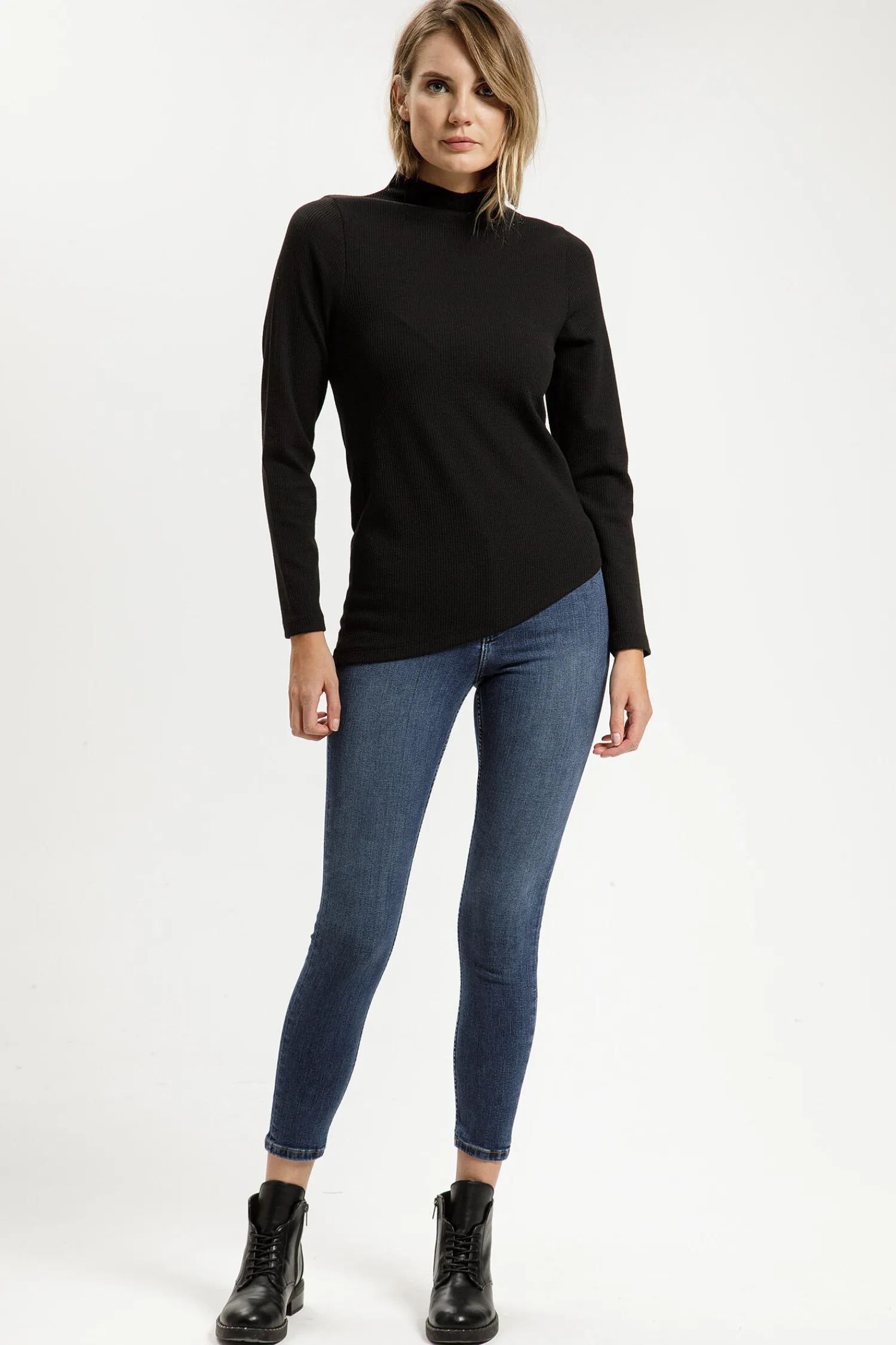 Jeansy damskie ciemnoniebieskie Super Skinny Fit Judy P 429-148<Cross Jeans New
