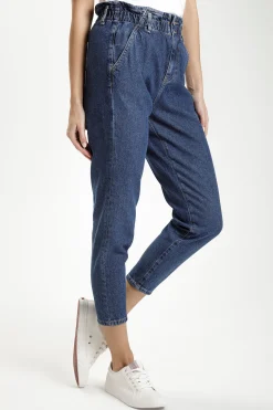 Jeansy damskie ciemnoniebieskie Mom Fit P 423-008<Cross Jeans Best
