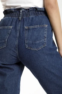 Jeansy damskie ciemnoniebieskie Mom Fit P 423-008<Cross Jeans Best