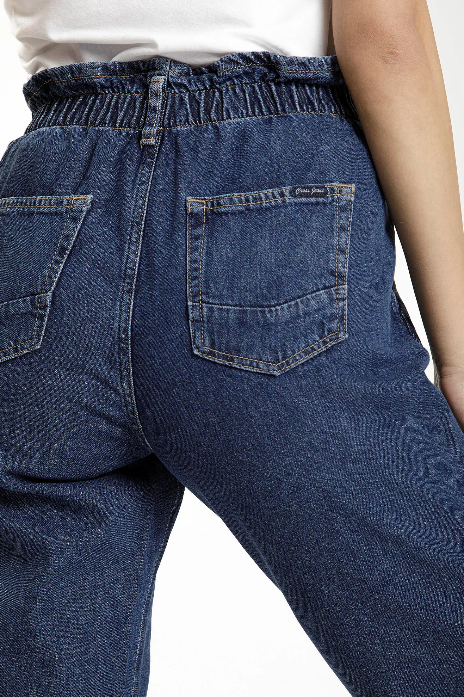 Jeansy damskie ciemnoniebieskie Mom Fit P 423-008<Cross Jeans Best