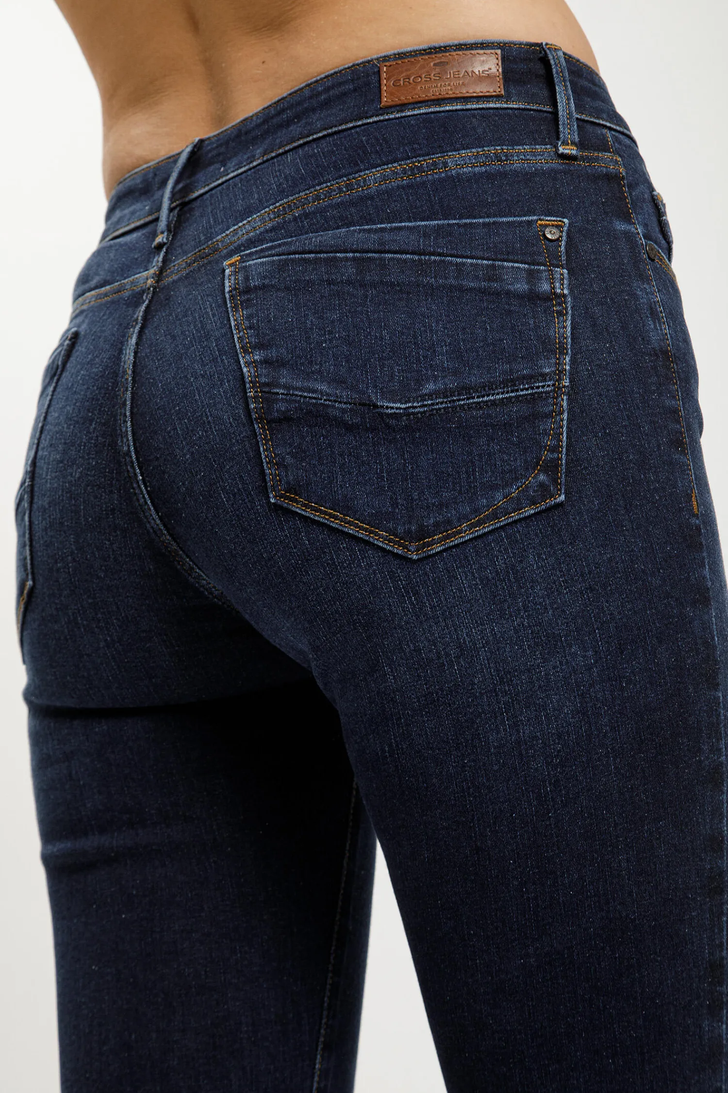 Jeansy damskie ciemnoniebieskie Super Skinny Fit Alyss P 474-122<Cross Jeans New