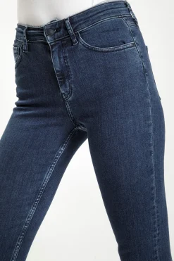 Jeansy damskie ciemnoniebieskie Super Skinny Fit Judy P 429-127<Cross Jeans Online