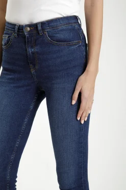 Jeansy damskie ciemnoniebieskie Super Skinny Fit Judy P 429-135<Cross Jeans Online