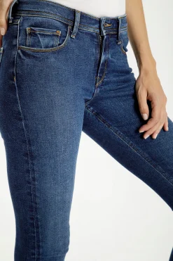 Jeansy damskie ciemnoniebieskie Super Skinny Fit Jolie P 439-011<Cross Jeans Discount
