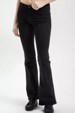 Jeansy damskie czarne Flare Fit Faye P 433-020<Cross Jeans Fashion