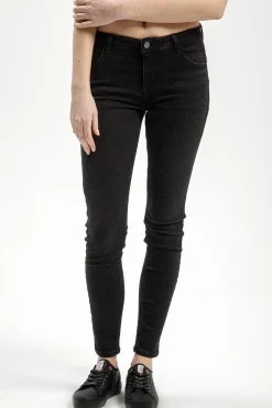 Jeansy damskie czarne Super Skinny Fit Page P 419-032<Cross Jeans Fashion