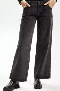 Jeansy damskie czarne Wide Leg P 540-007<Cross Jeans Sale