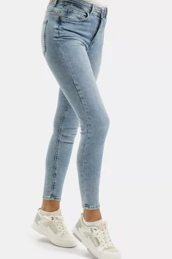 Jeansy damskie jasnoniebieskie Super Skinny Fit Judy P 429-160<Cross Jeans Hot