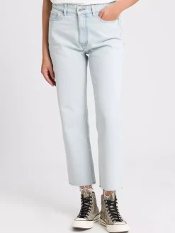 Jeansy damskie jasnoniebieskie Straight Karlie P 475-005<Cross Jeans Clearance