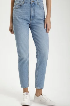 Jeansy damskie jasnoniebieskie Mom Jeans Joyce N 432-069<Cross Jeans Hot