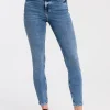 Jeansy damskie jasnoniebieskie Super Skinny Fit Judy P 429-141<Cross Jeans Fashion