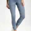 Jeansy damskie jasnoniebieskie Super Skinny Fit Judy P 429-129<Cross Jeans Sale
