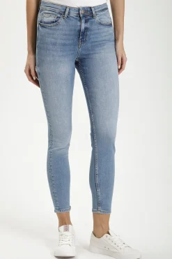 Jeansy damskie jasnoniebieskie Super Skinny Fit Judy P 429-136<Cross Jeans Hot