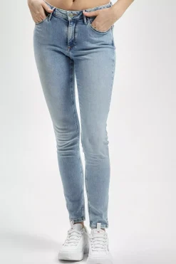 Jeansy damskie jasnoniebieskie Skinny Fit Alan N 497-232<Cross Jeans Best