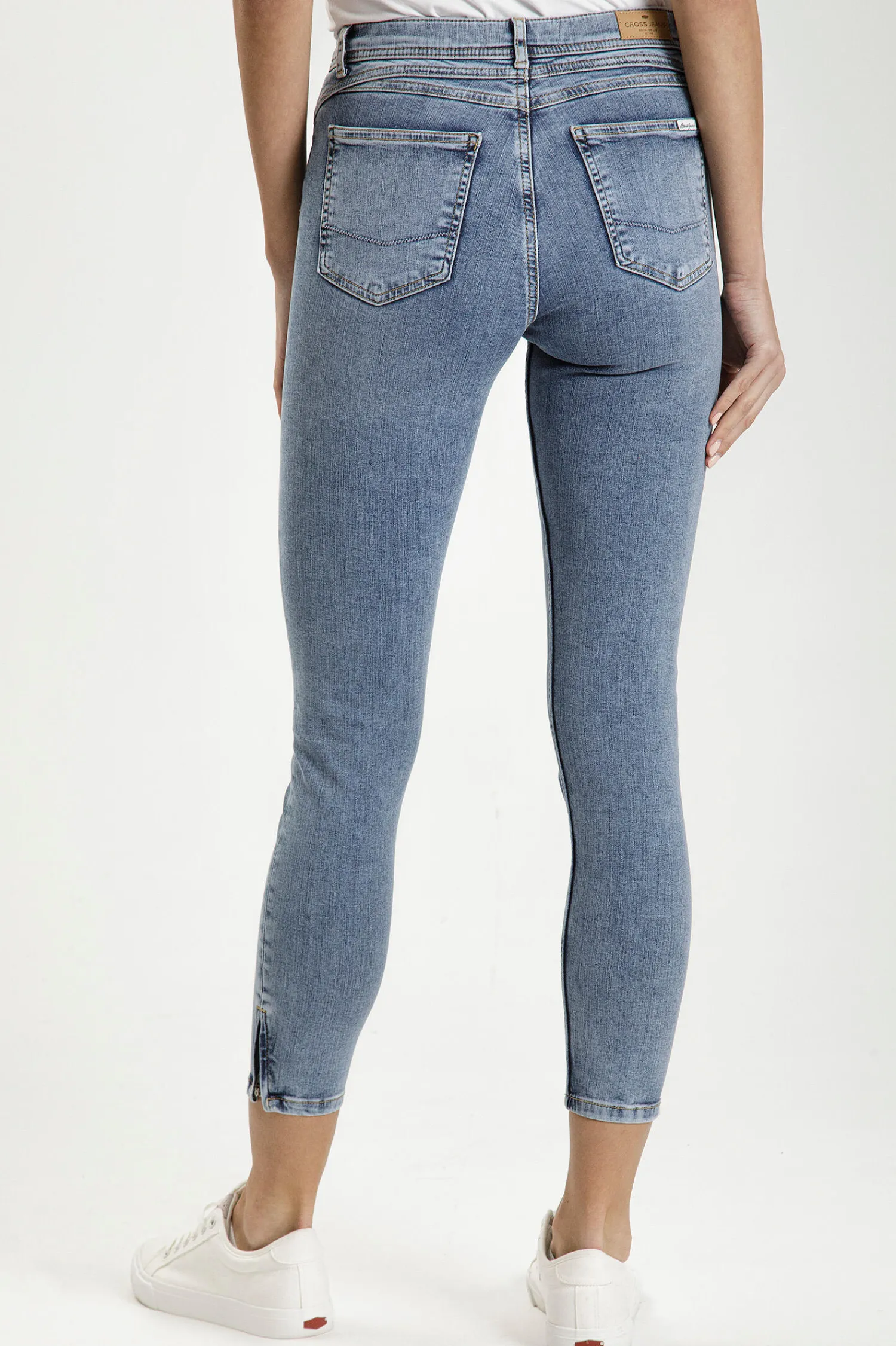 Jeansy damskie jasnoniebieskie Super Skinny Fit Judy P 429-129<Cross Jeans Sale