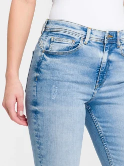 Jeansy damskie jasnoniebieskie Super Skinny Fit Judy P 429-134<Cross Jeans Fashion