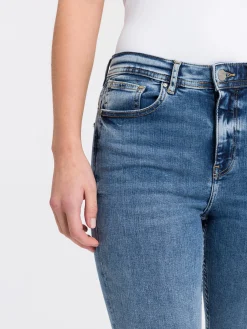 Jeansy damskie jasnoniebieskie Super Skinny Fit Judy P 429-141<Cross Jeans Fashion