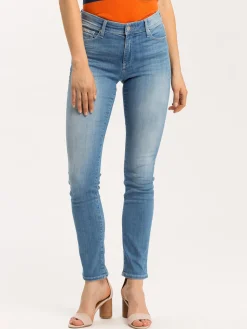 Jeansy damskie niebieskie Slim fit Anya P 489-163<Cross Jeans Fashion