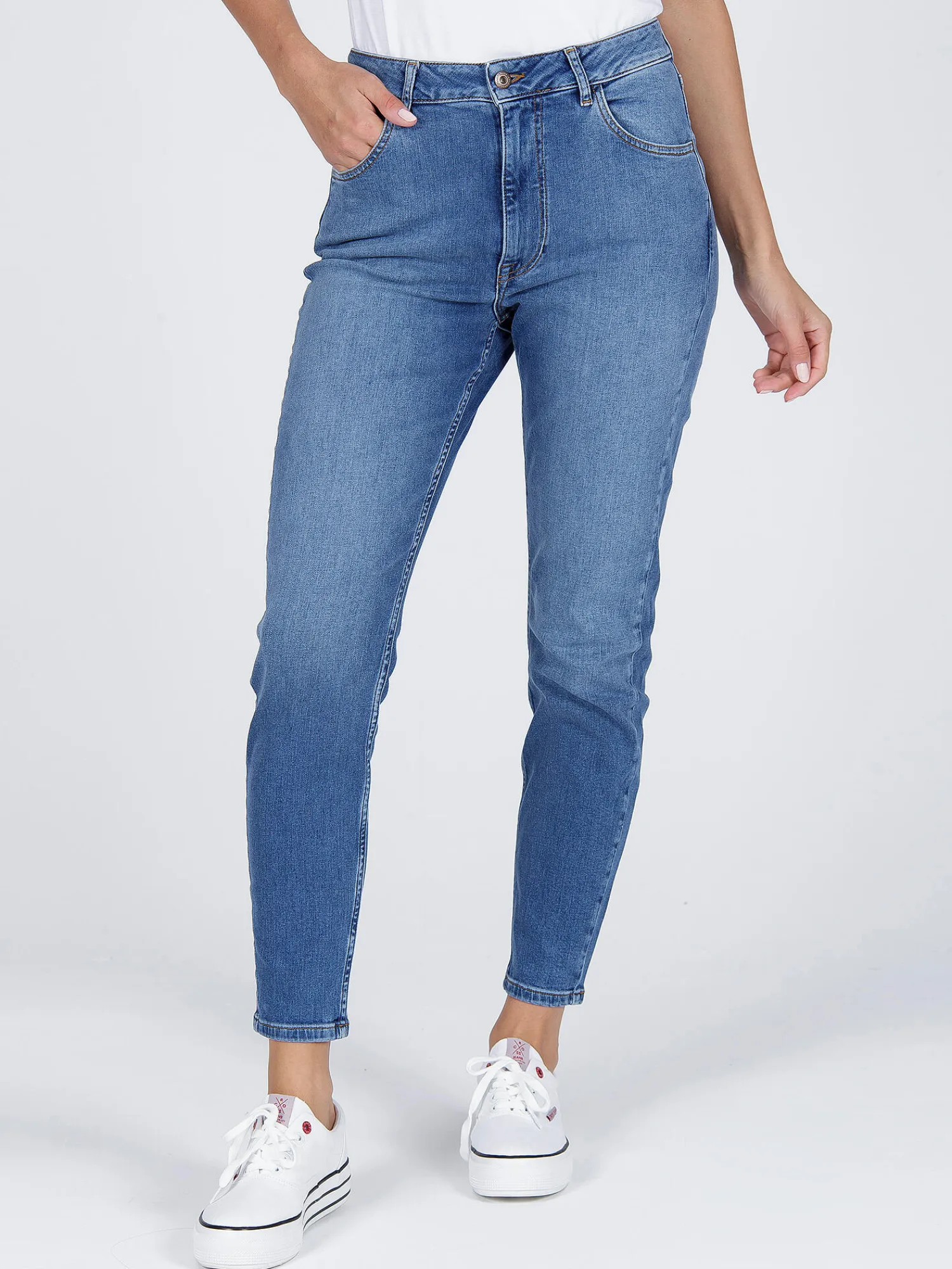 Jeansy damskie niebieskie Mom Jeans Joyce N 432-022<Cross Jeans Clearance