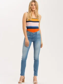 Jeansy damskie niebieskie Slim fit Anya P 489-163<Cross Jeans Fashion