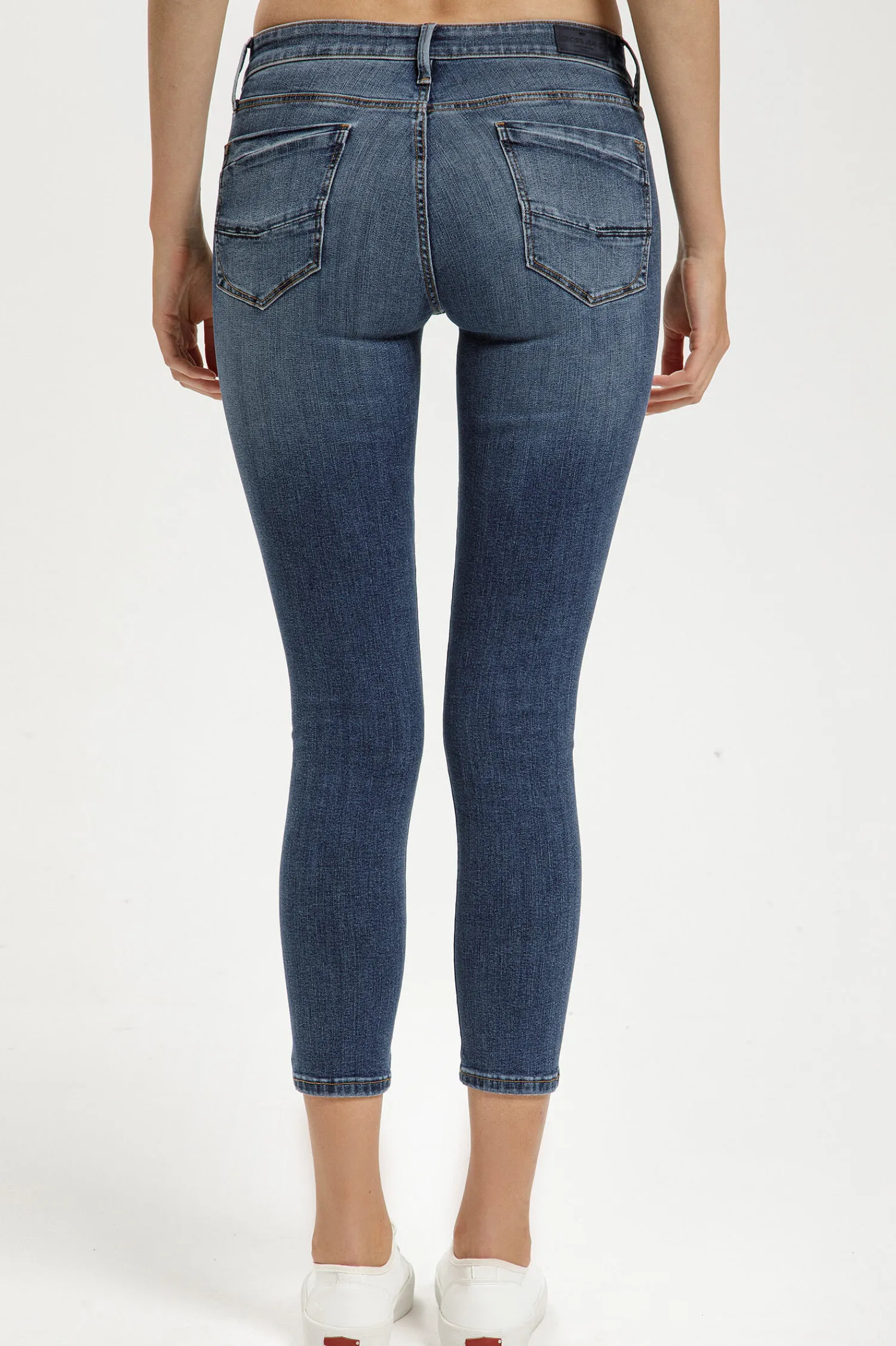 Jeansy damskie niebieskie Super Skinny Fit Alyss P 474-121<Cross Jeans Best