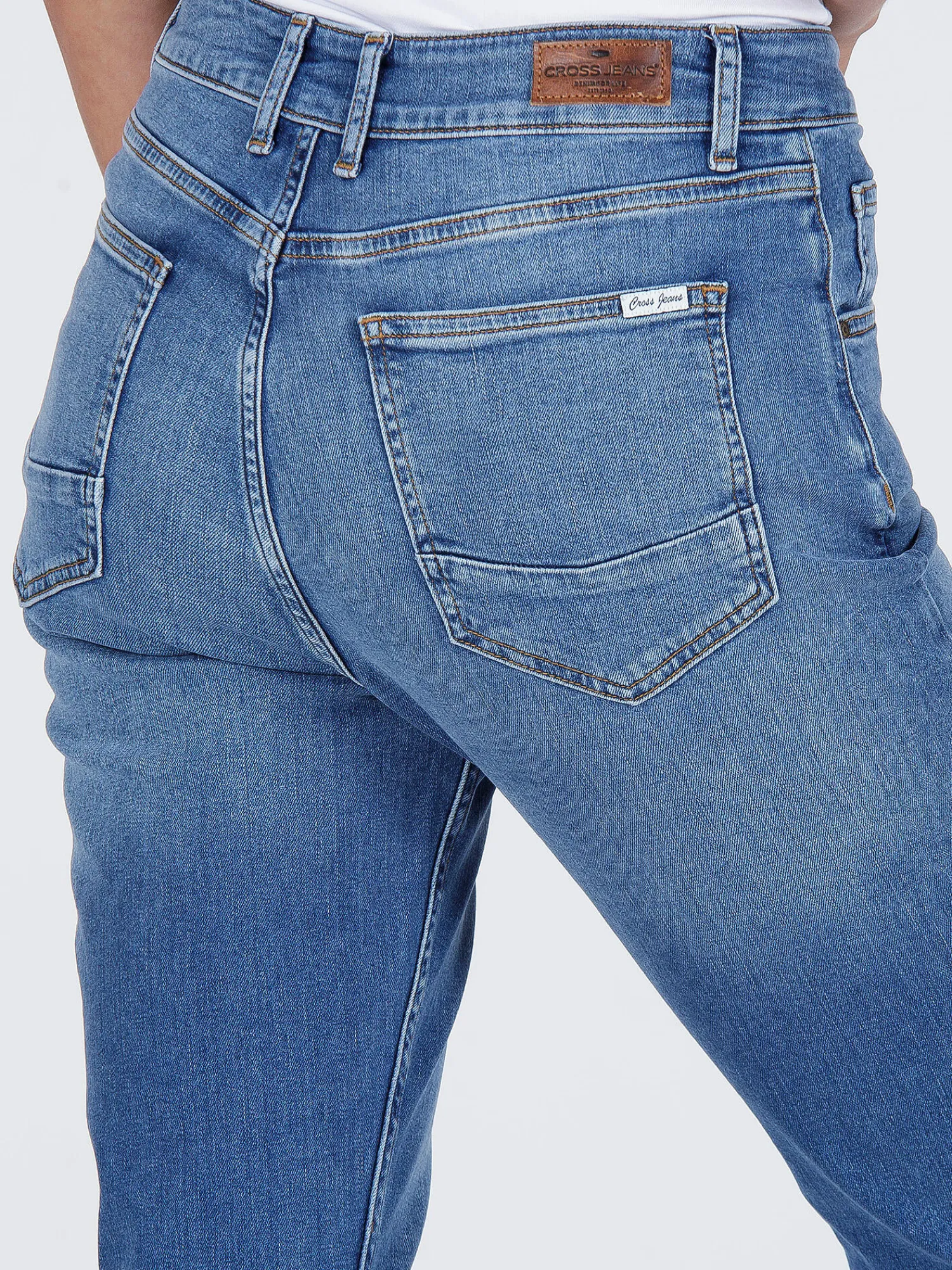 Jeansy damskie niebieskie Mom Jeans Joyce N 432-022<Cross Jeans Clearance