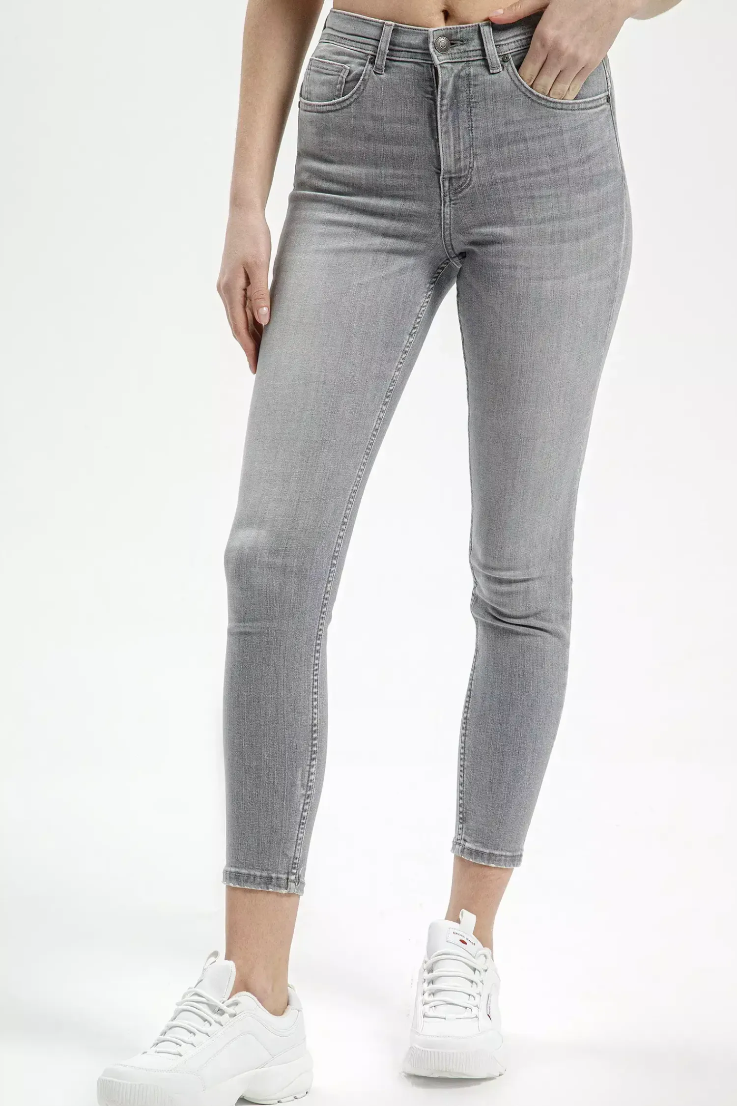Jeansy damskie szare Super Skinny Fit Judy P 429-157<Cross Jeans Hot