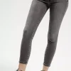 Jeansy damskie szare Super Skinny Fit Alyss P 474-126<Cross Jeans Best