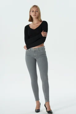 Jeansy damskie szare Super Skinny Fit Naomi C 4526-039<Cross Jeans Hot