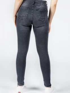 Jeansy damskie z wysokim stanem Judy P 429-106<Cross Jeans Fashion
