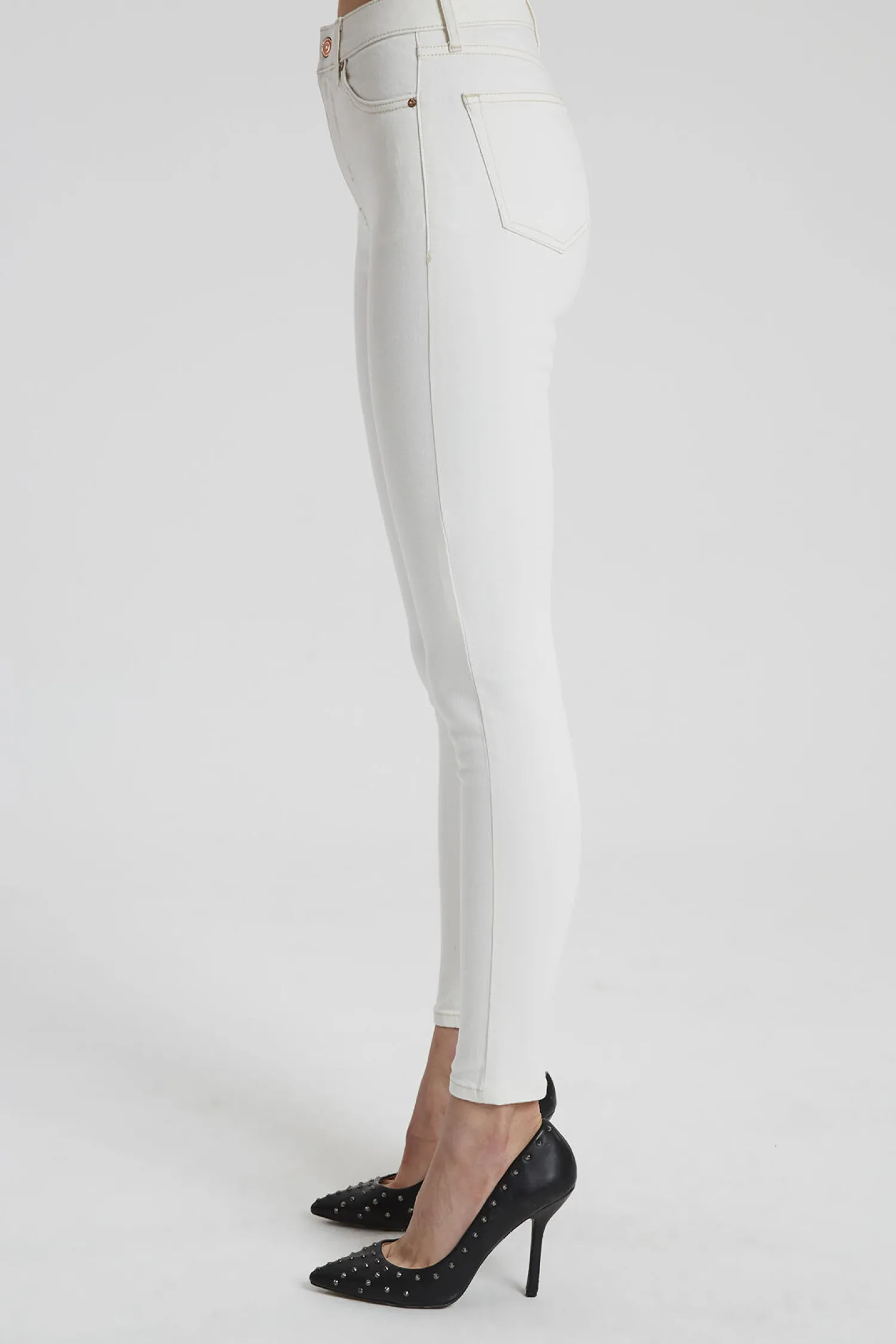 Jeansy damskie z wysokim stanem Judy P 429-006<Cross Jeans New