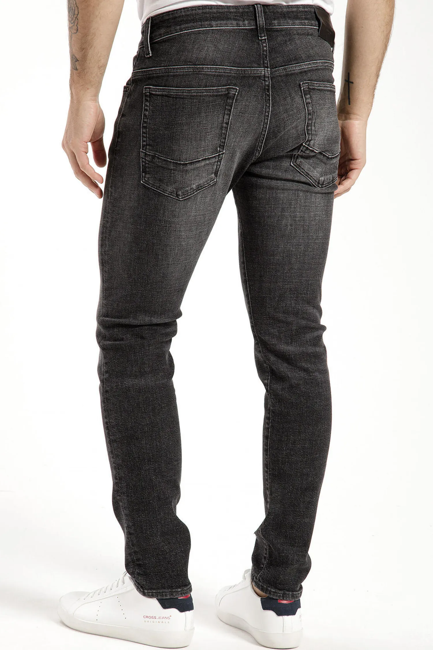 Jeansy męskie ciemnoszare Regular Fit Tapered F 152-150<Cross Jeans Outlet