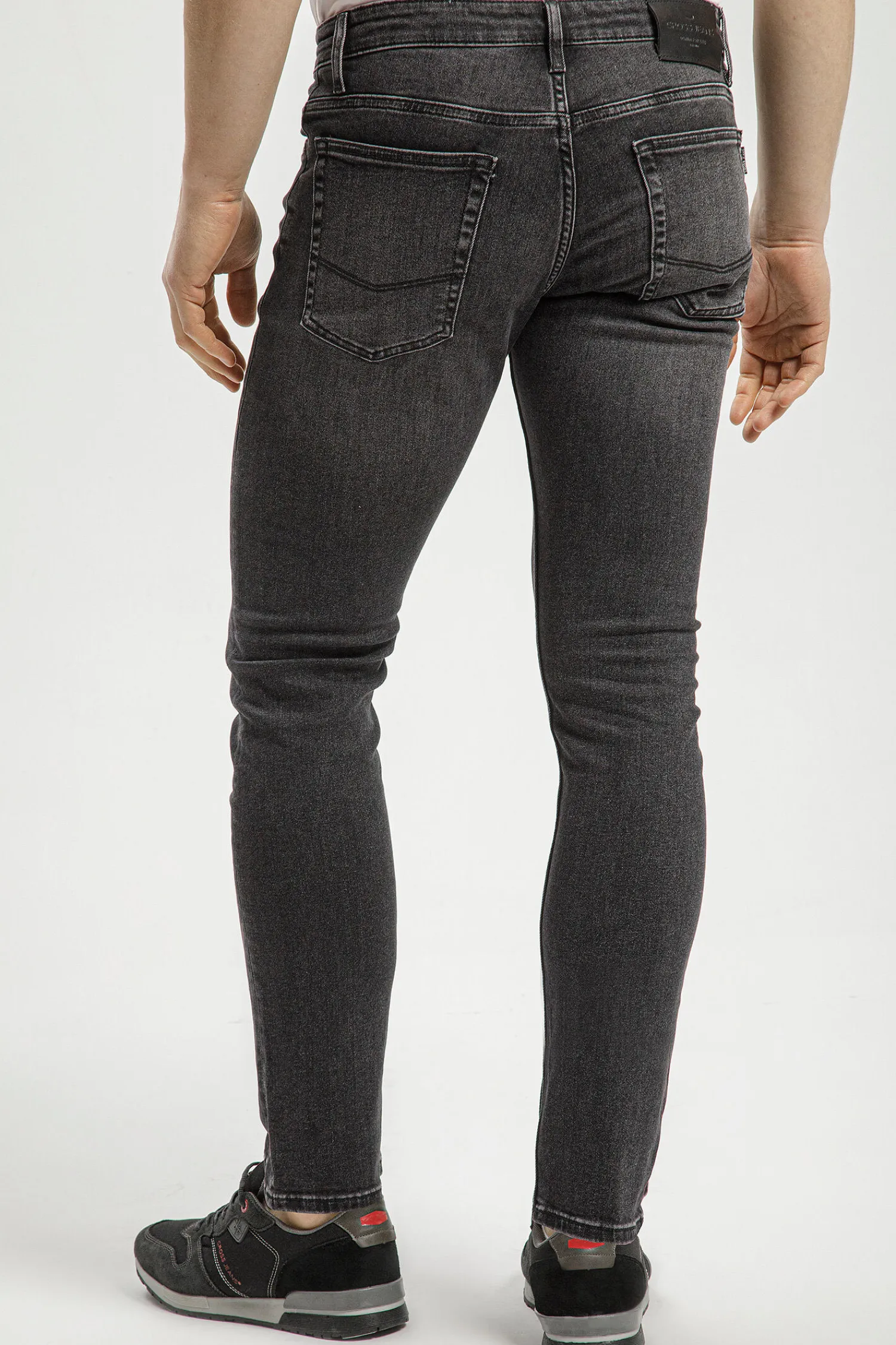 Jeansy męskie czarne Slim Fit Blake E 185-174<Cross Jeans Outlet