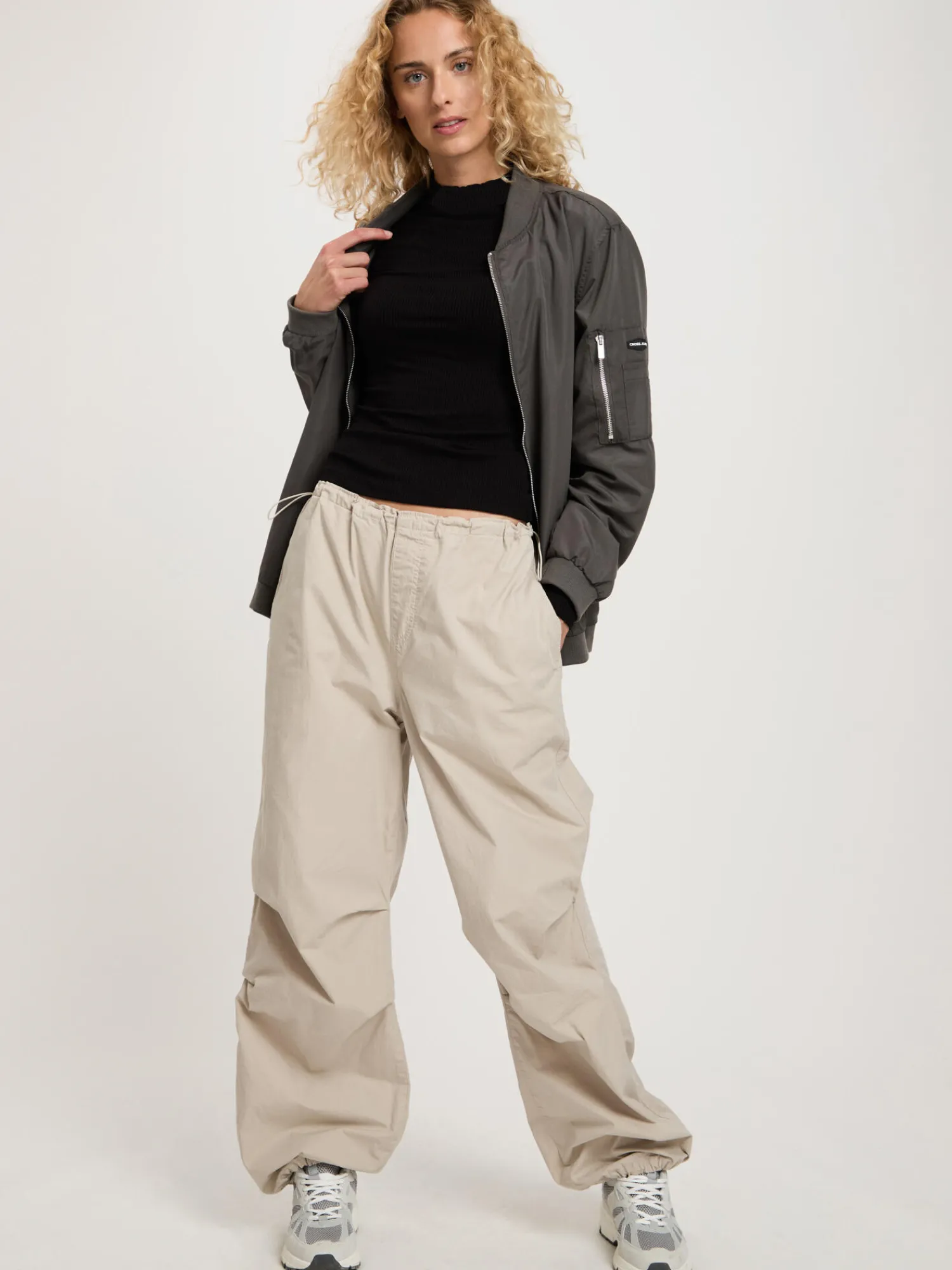 Longsleeve damski czarny 56137-020<Cross Jeans Outlet