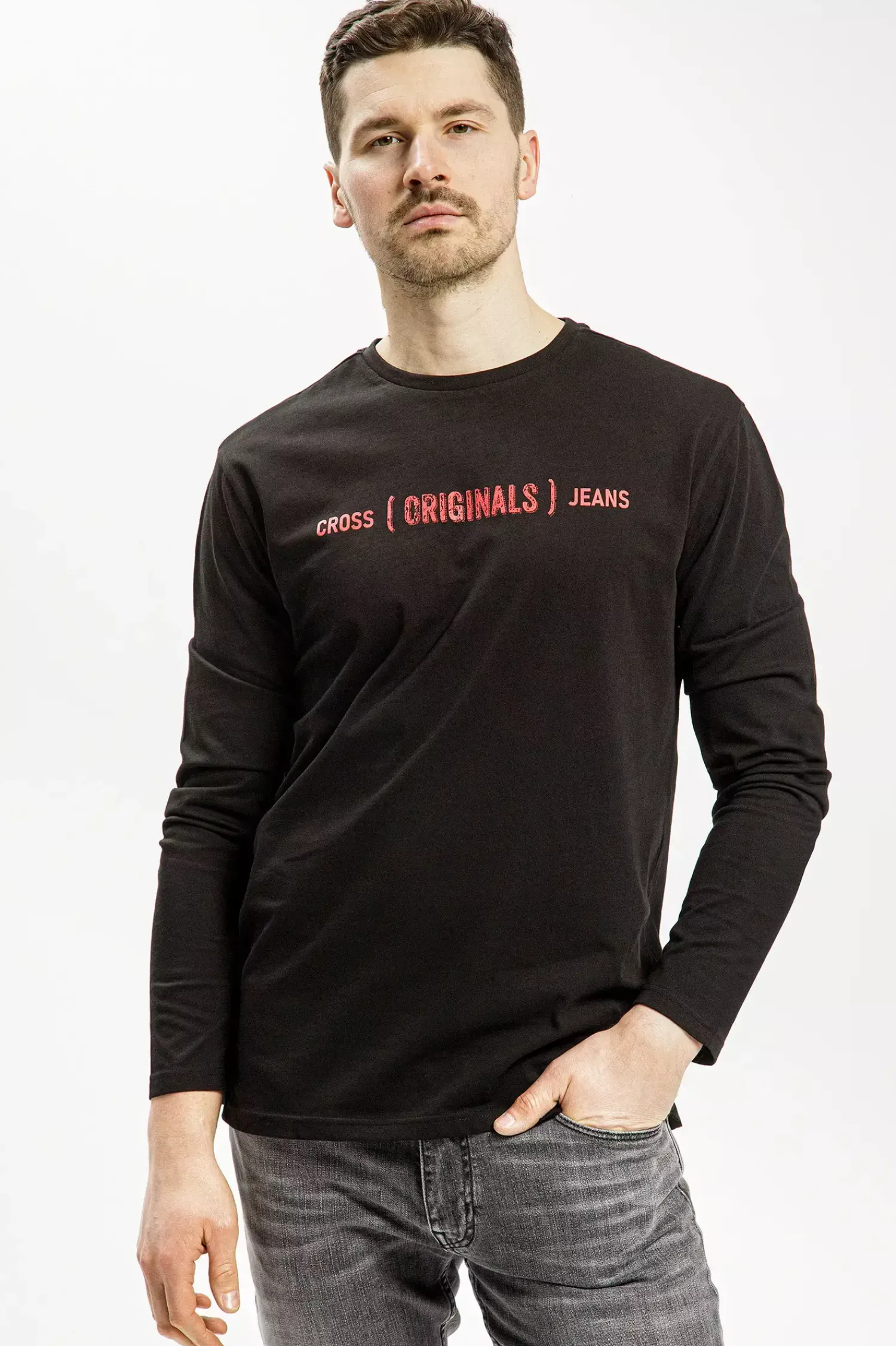 Longsleeve męski czarny z nadrukiem 15930-020<Cross Jeans New