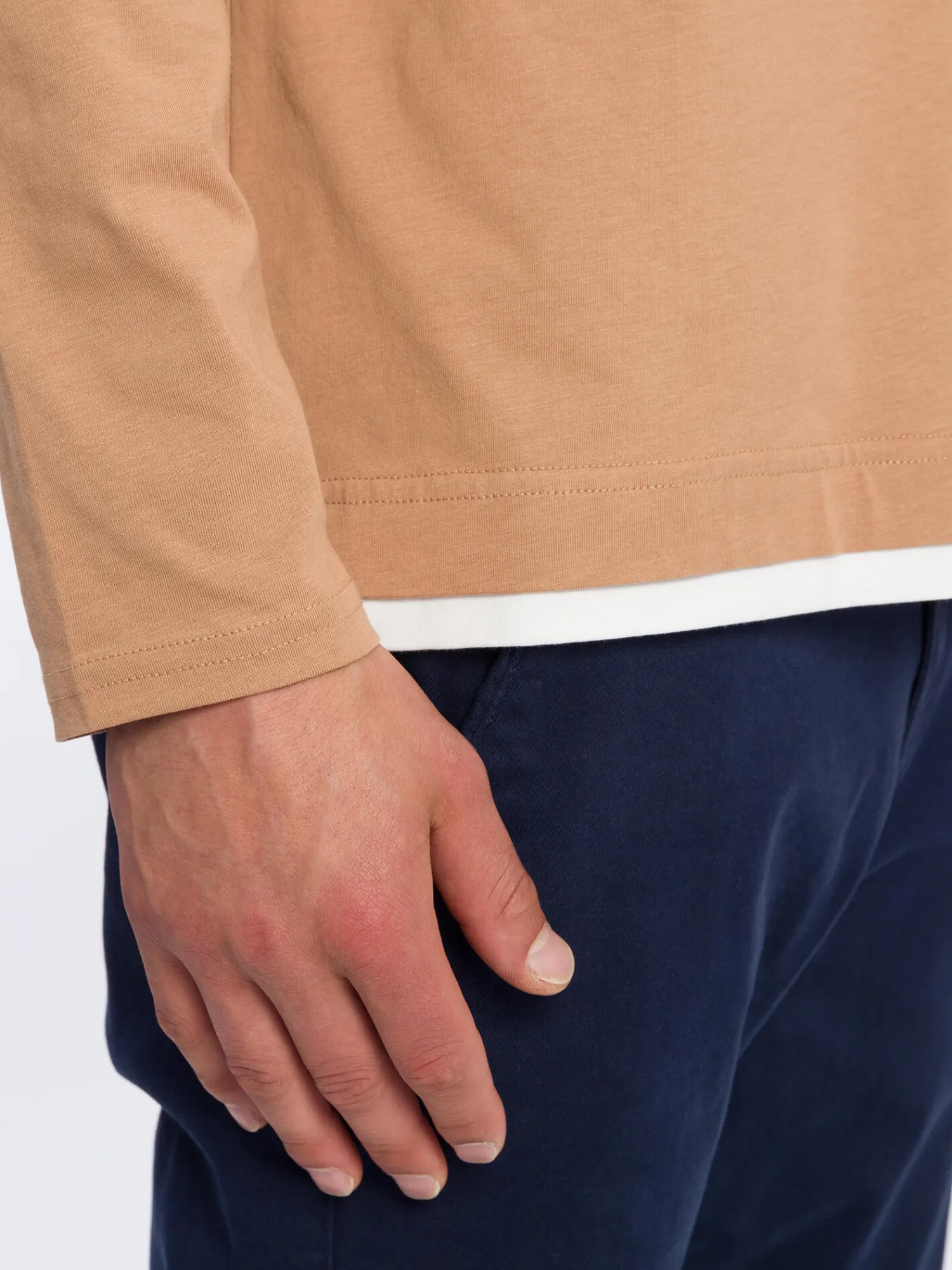 Longsleeve męski jasny z nadrukiem 15884-082 TOBACCO BROWN<Cross Jeans Outlet