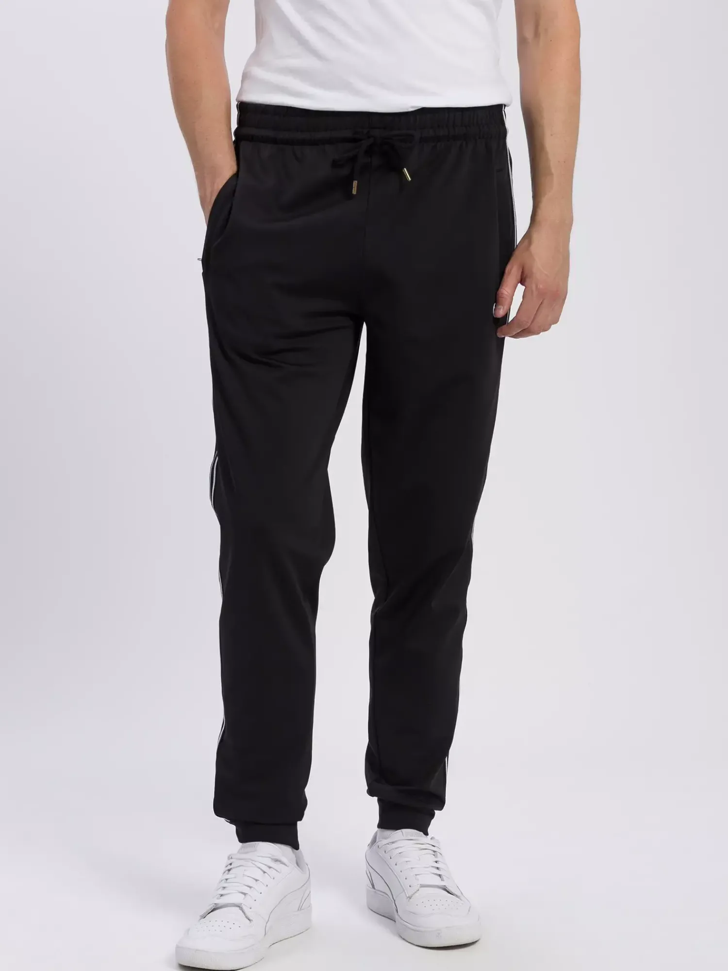 Spodnie dresowe męskie czarne 49044-020<Cross Jeans Fashion