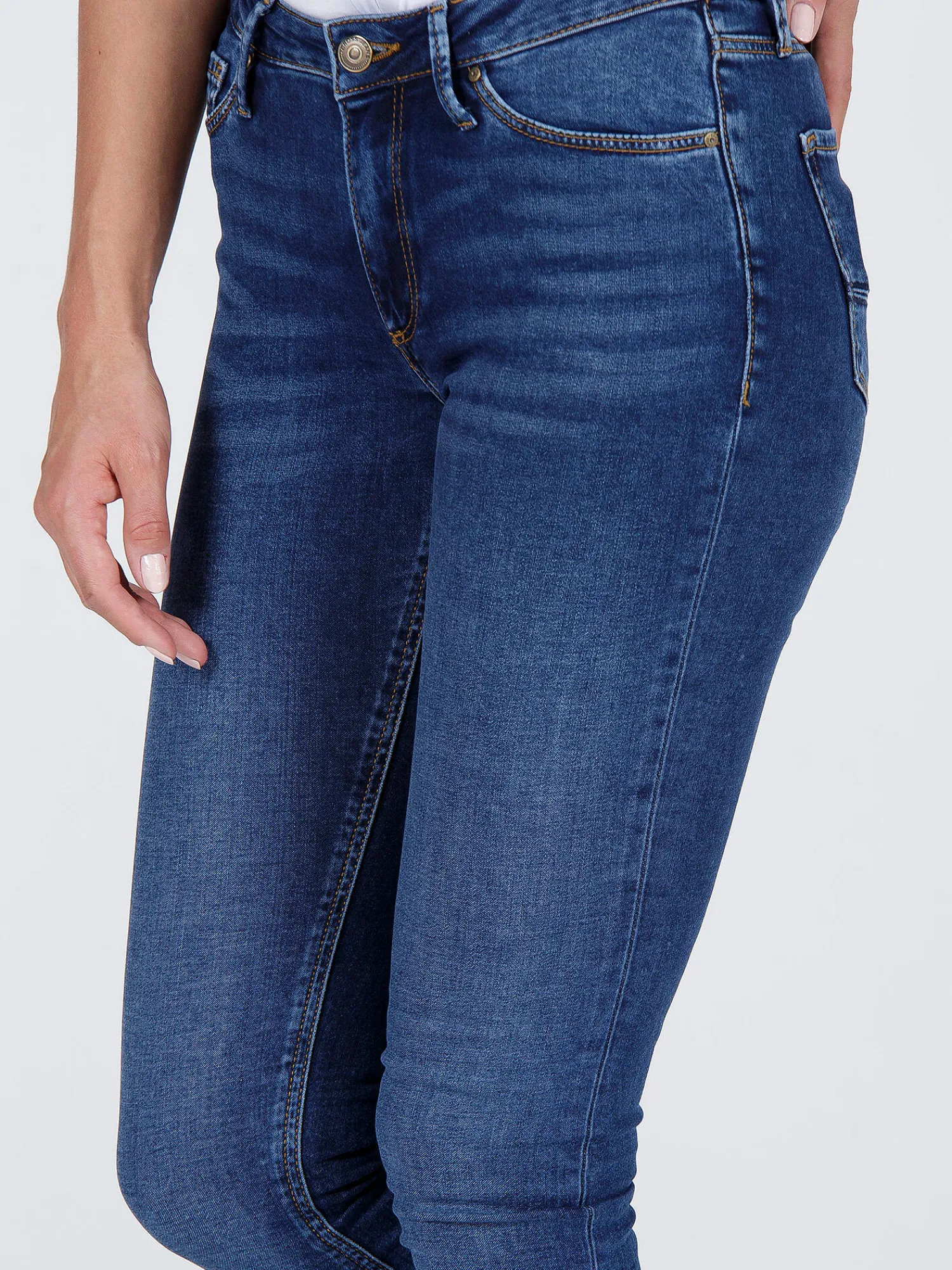 Spodnie jeansy damskie Alan N 497-174 Slim Fit<Cross Jeans Hot