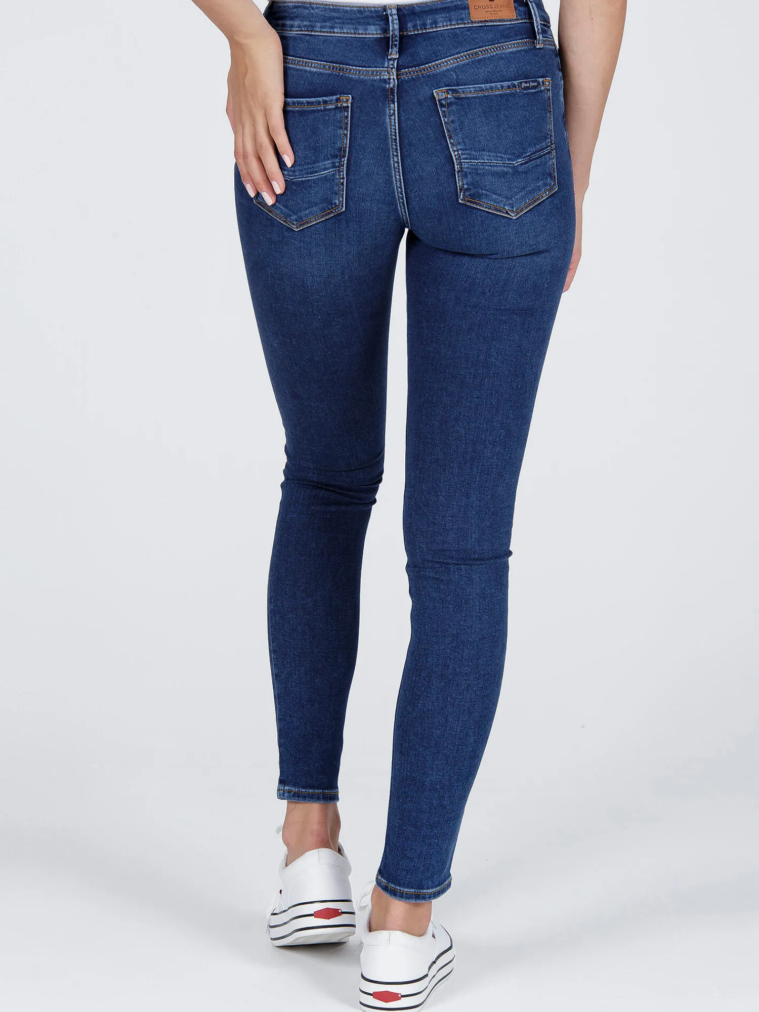 Spodnie jeansy damskie Alan N 497-174 Slim Fit<Cross Jeans Hot