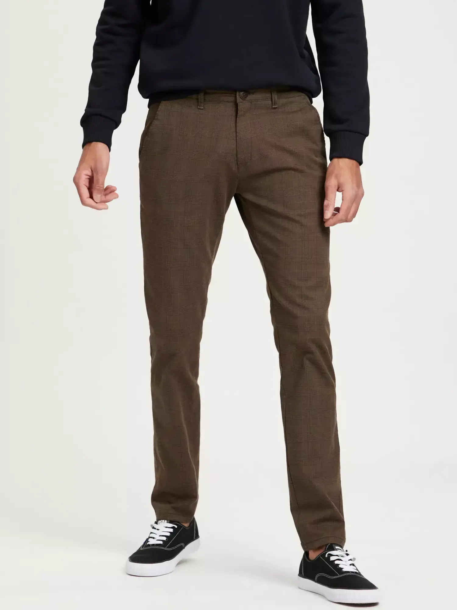 Spodnie męskie chino brązowe E 120-199<Cross Jeans Sale