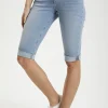 Szorty jeansowe damskie jasnoniebieskie Adele P 457-033<Cross Jeans Sale