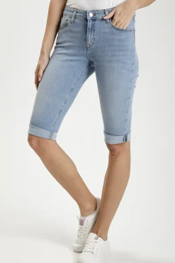 Szorty jeansowe damskie jasnoniebieskie Adele P 457-033<Cross Jeans Sale