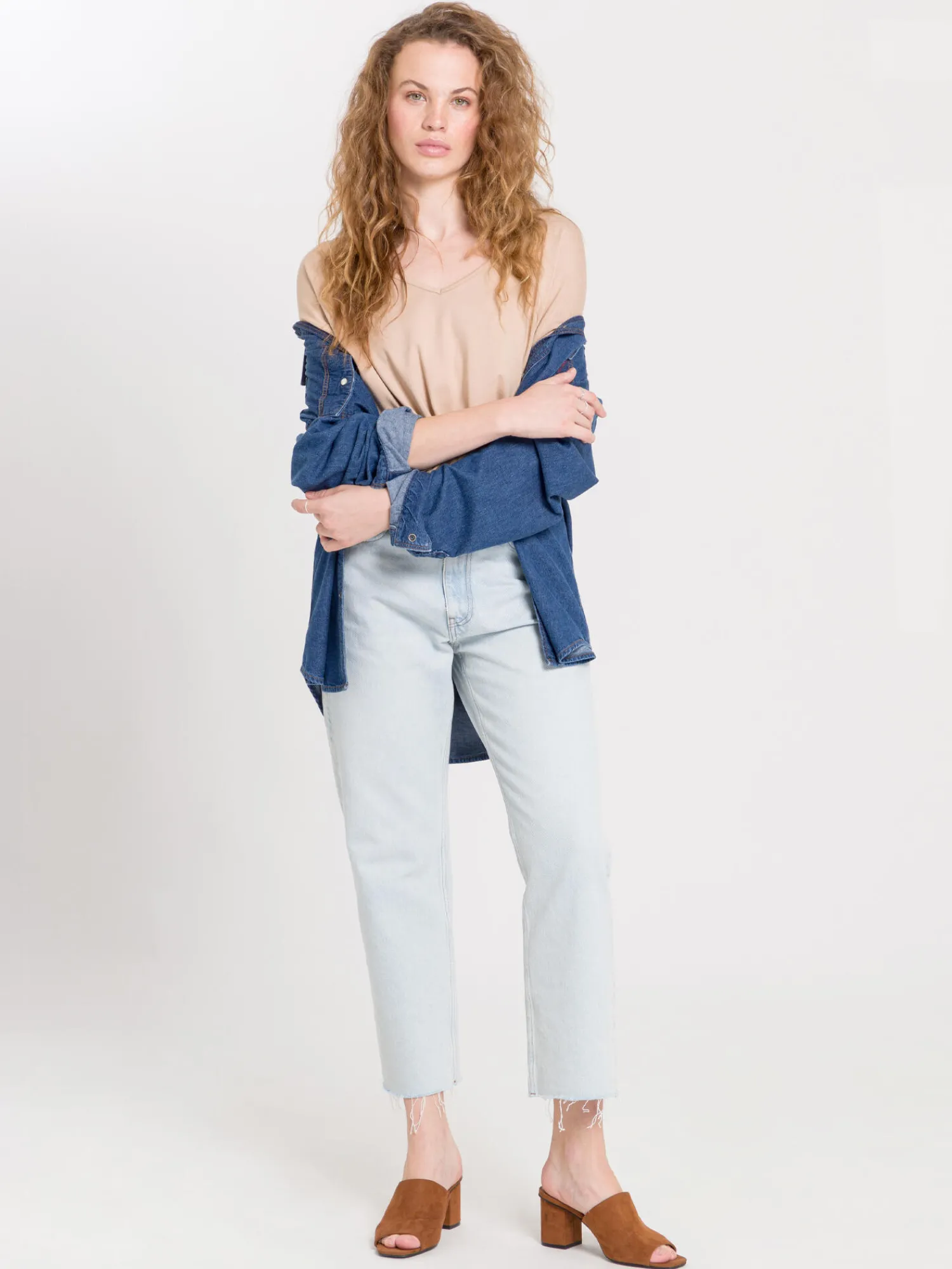 T-shirt damski beżowy 55921-105 LIGHT BEIGE<Cross Jeans Fashion
